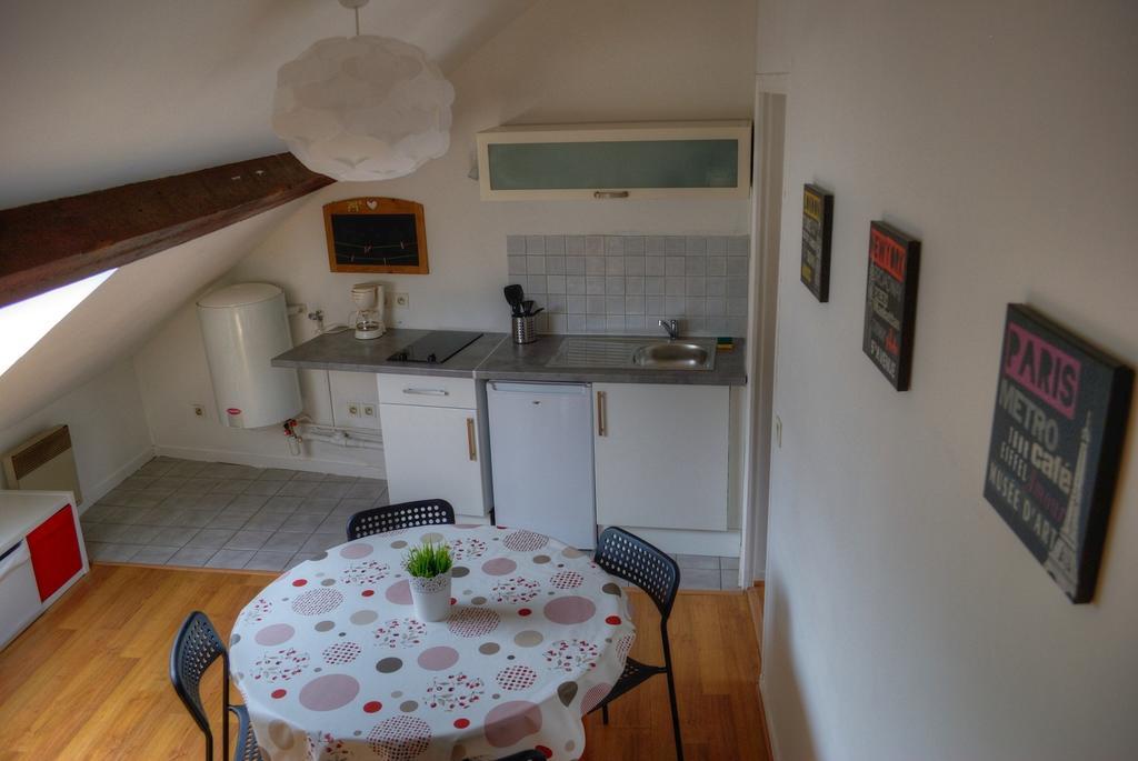 Freedomus Marne-La-Vallee "Crecy" Room photo
